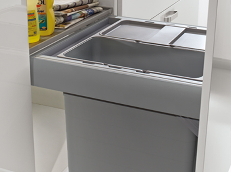 eins2fünf - suspended bin system with frame adapted to the customer drawer