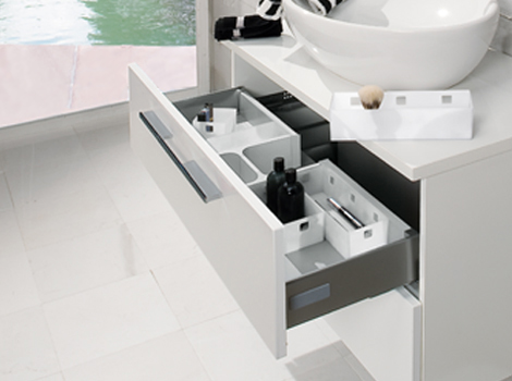 banio - organises all bathroom utensils